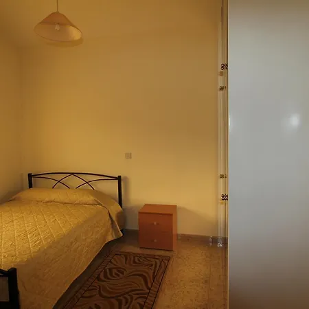 빌라 Danaos Townhouse 파포스